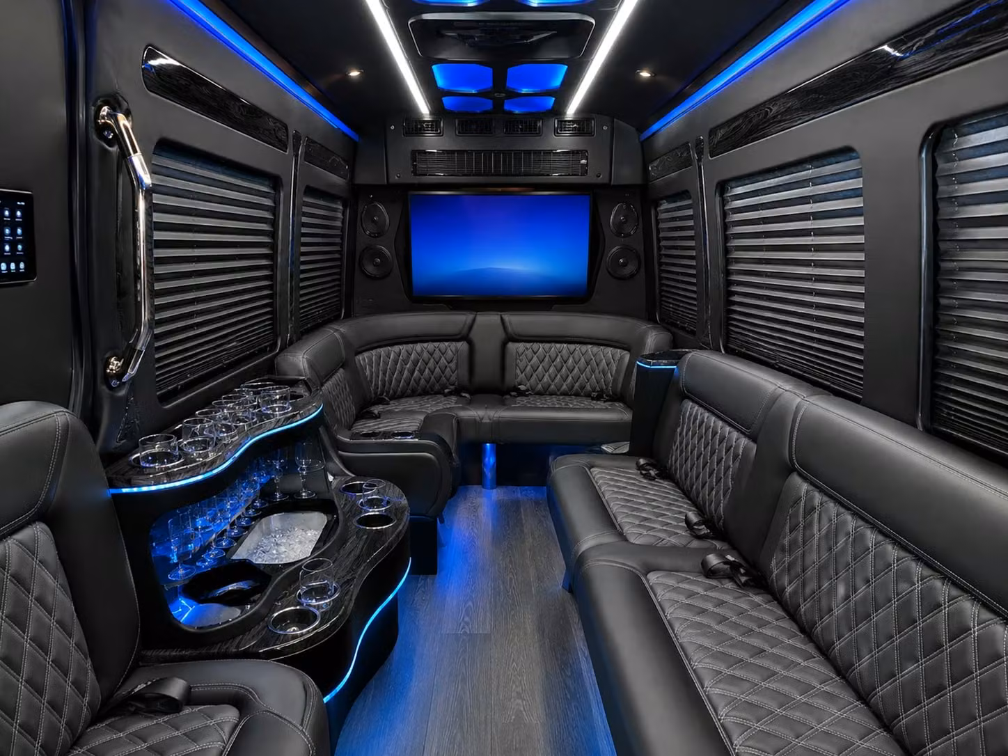 book a corporate shuttle or employee transportation bus in columbia
