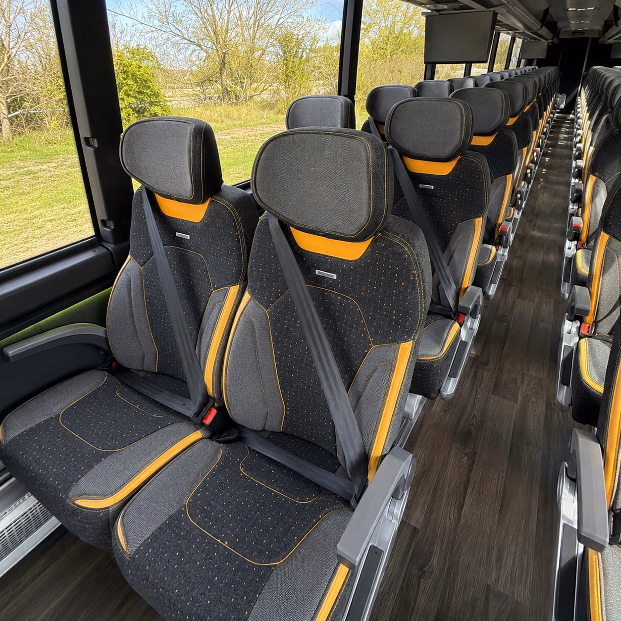 charter buses for columbia school field trips and youth group events