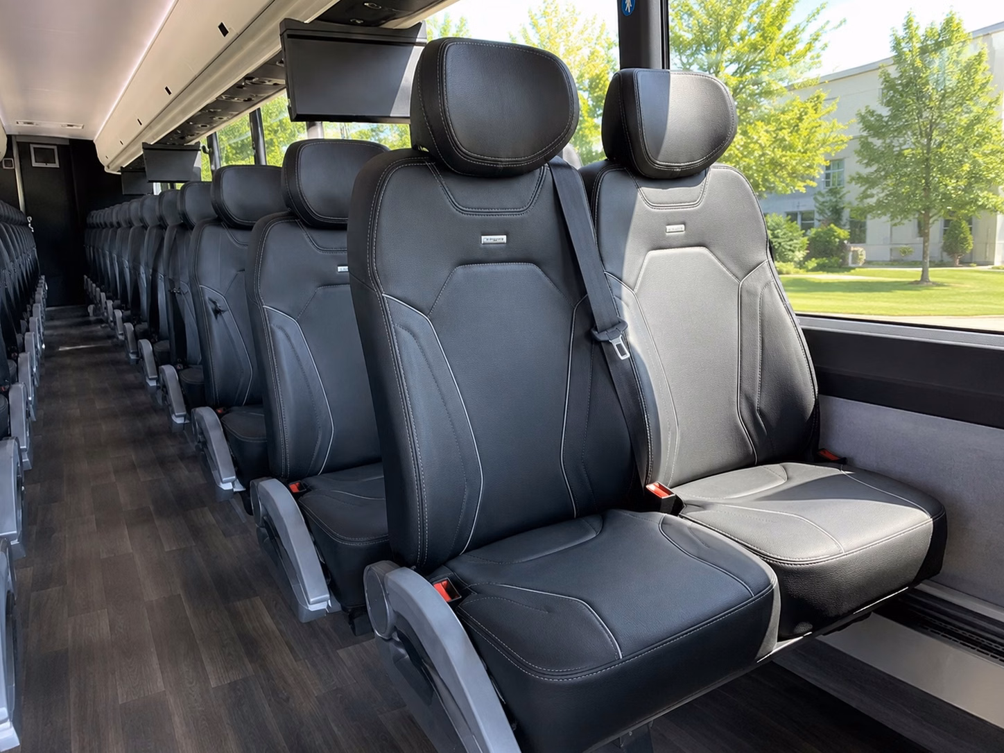 shuttle guests between columbia hotels and your wedding venue without the parking headache